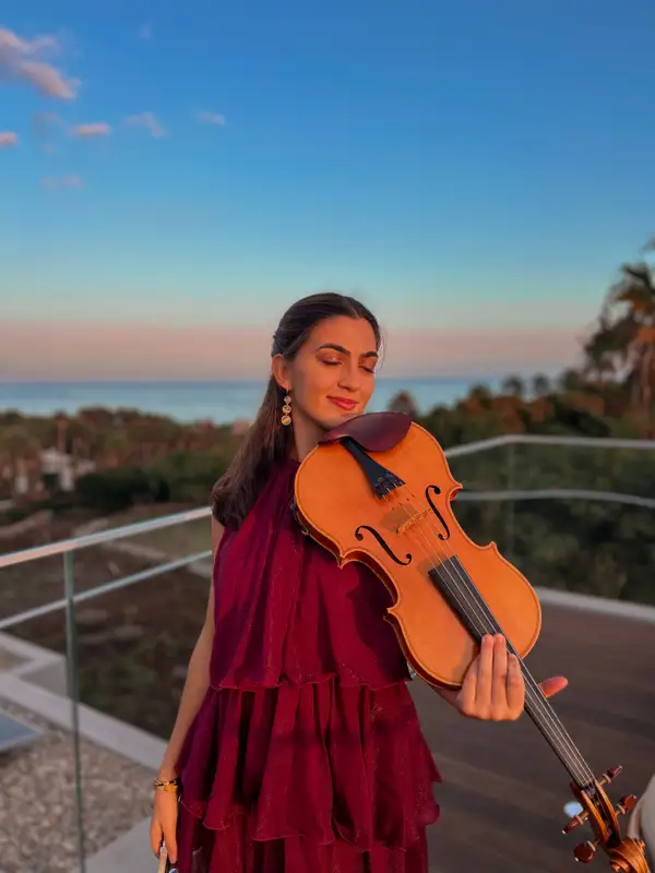 Galeria Carolina Gonçalves Violino 0