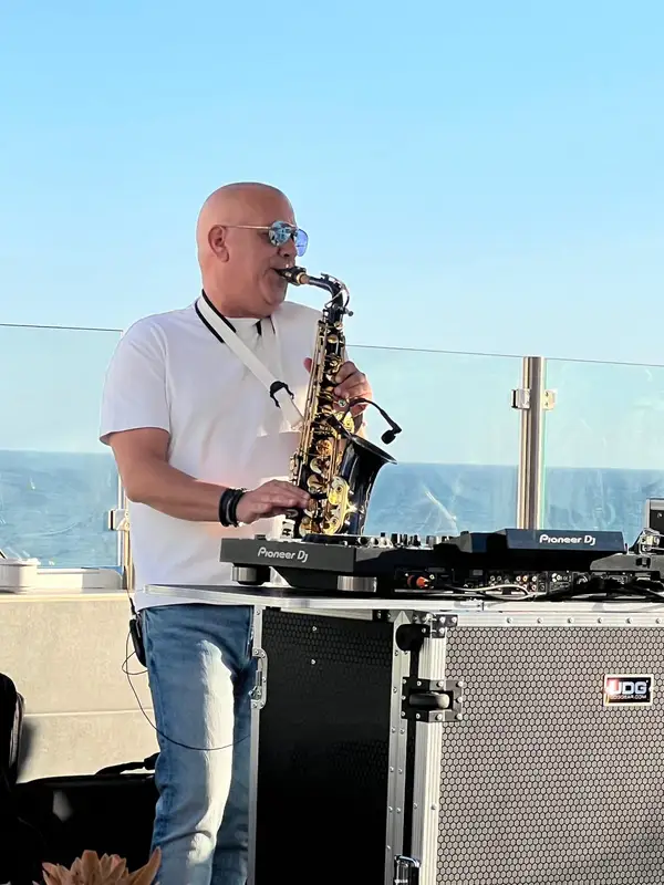 SAXING LOUNGE - Live Sax & Dj Lounge Experience