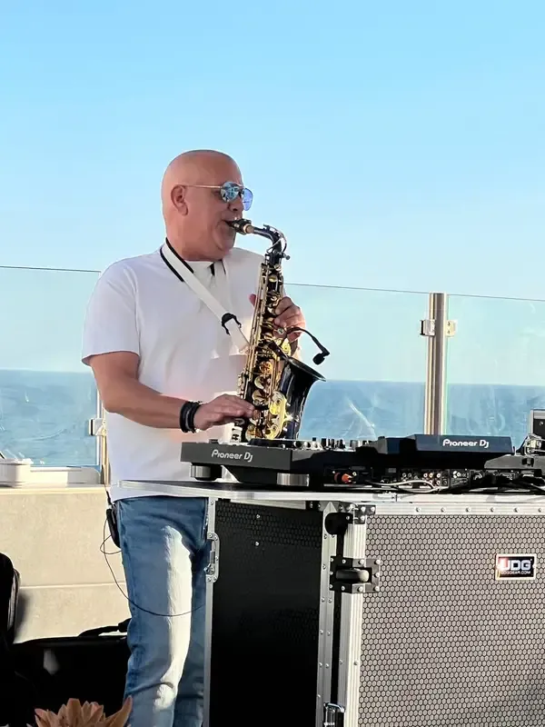 SAXING LOUNGE - Live Sax & Dj Lounge Experience